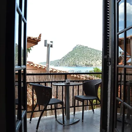 Sancho Hotel *